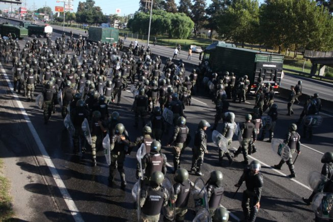 imagen Buenos Aires: aplicaron el protocolo antipiquetes para liberar la Panamericana