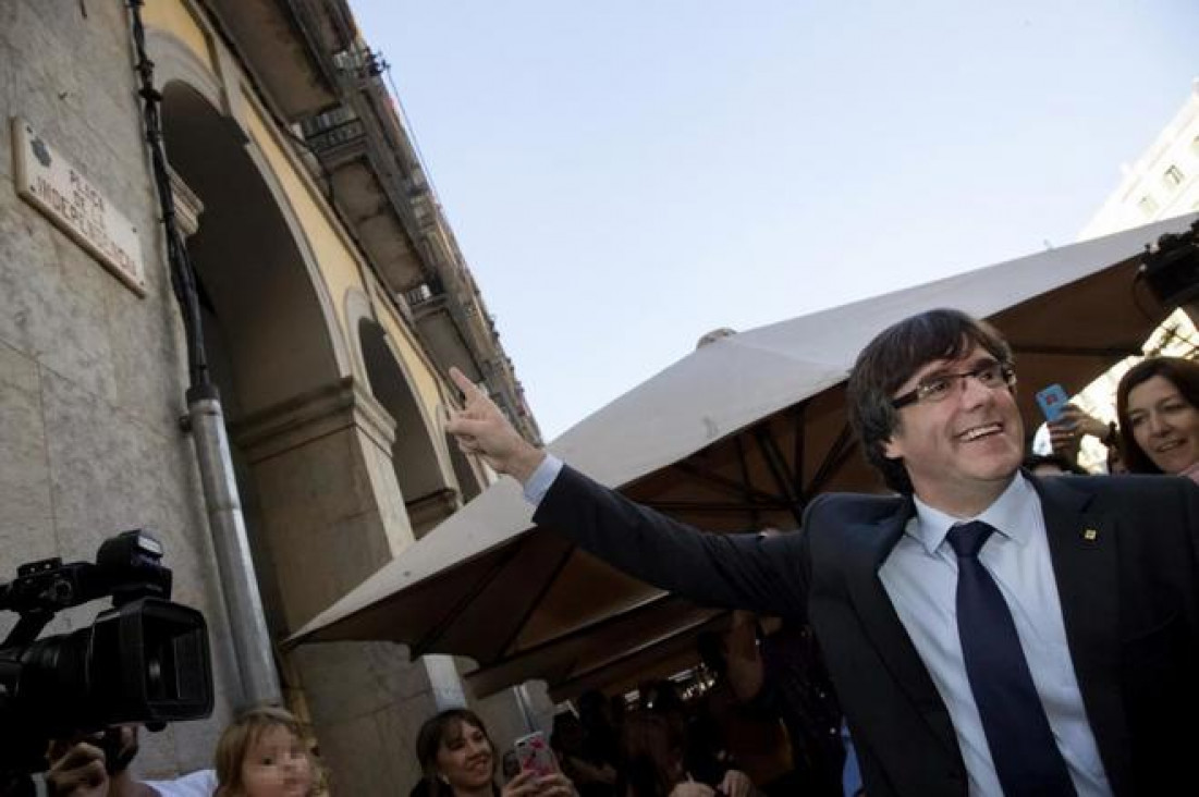 imagen Luego de las masivas marchas, Puigdemont se fue a Bélgica