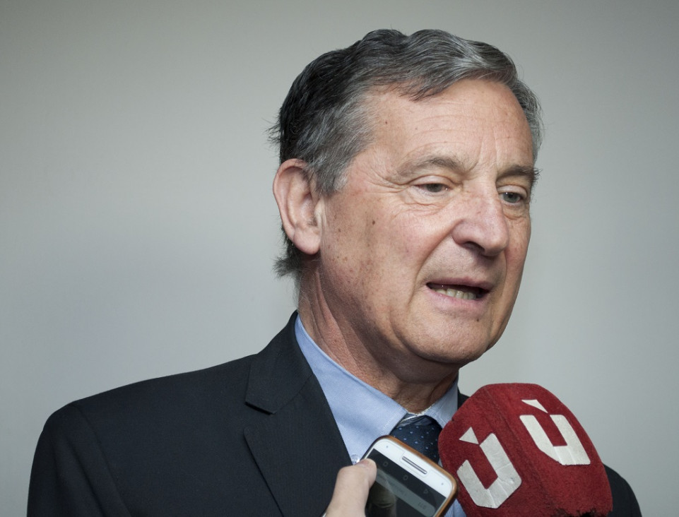 imagen Pizzi: "Finocchiaro tiene indicaciones de llegar a un acuerdo"