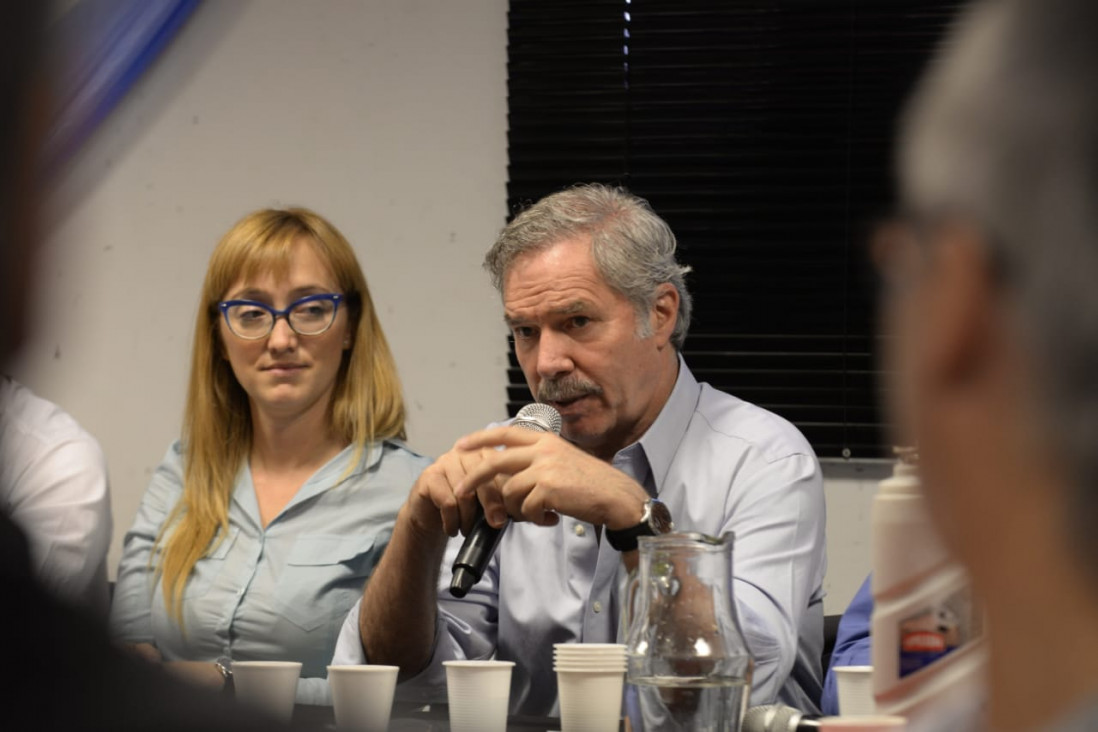 imagen Felipe Solá tendió lazos con el kirchnerismo mendocino