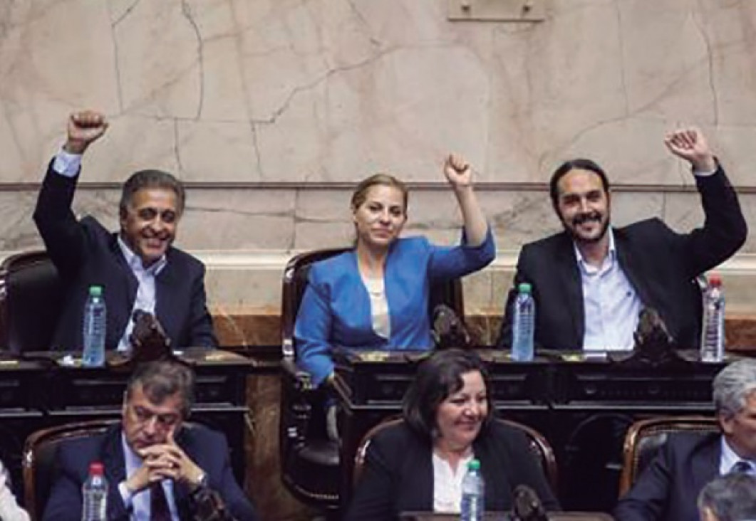 imagen Tres diputados del PO no participarán en la apertura de sesiones ordinarias