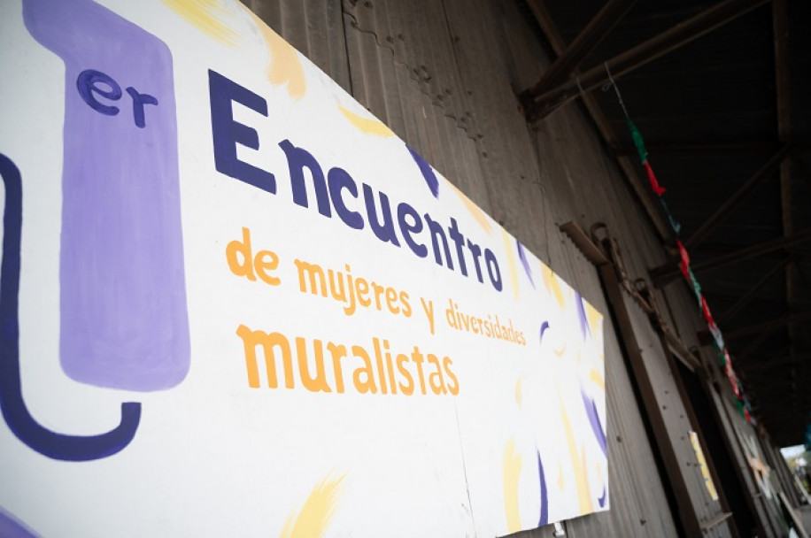 imagen Pintar el espacio público: una conquista para muralistas mendocinas 