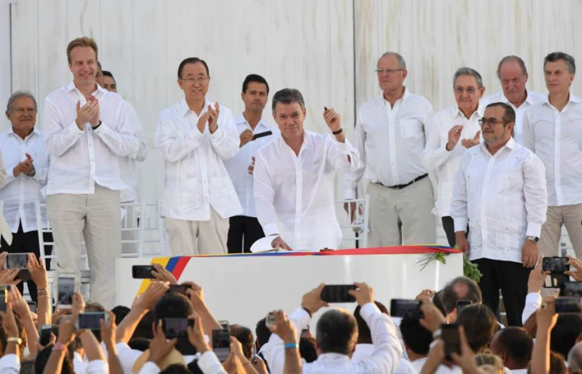 imagen Juan Manuel Santos fue premiado con el Nobel de la Paz