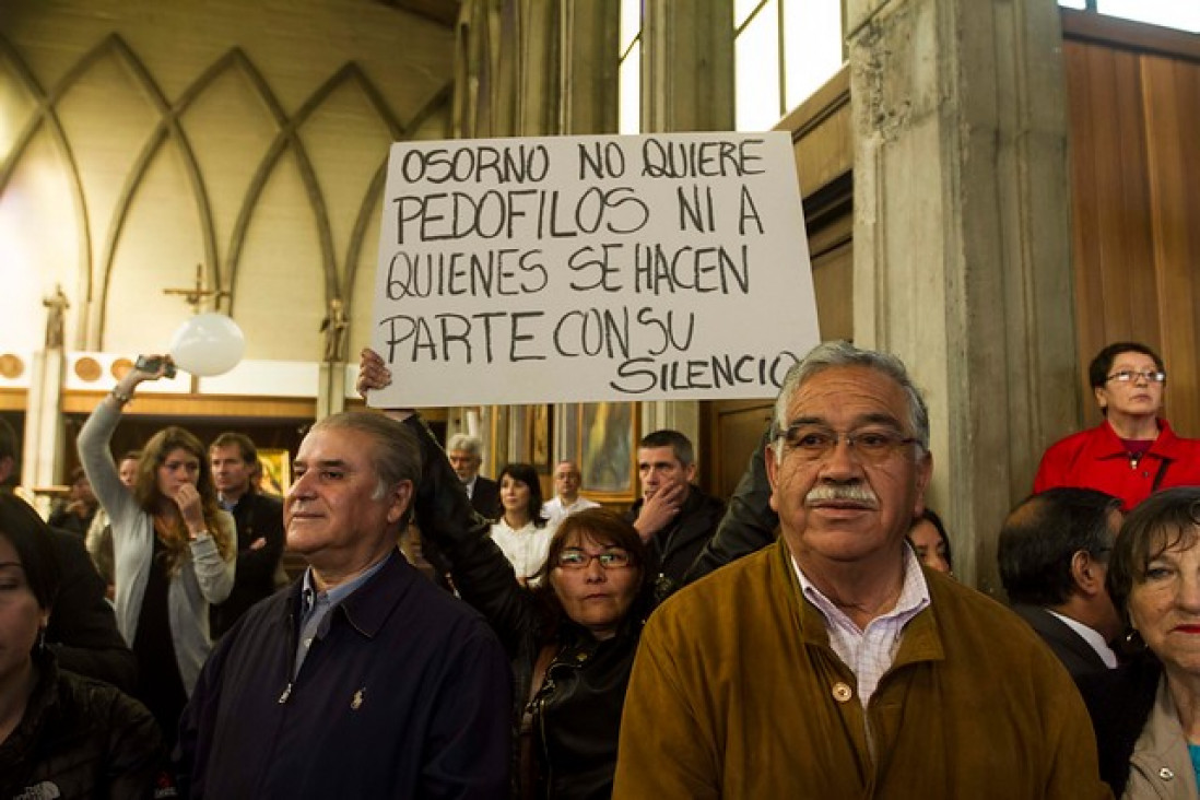 imagen Exigen en Chile que Francisco excomulgue a un cura acusado por abusos
