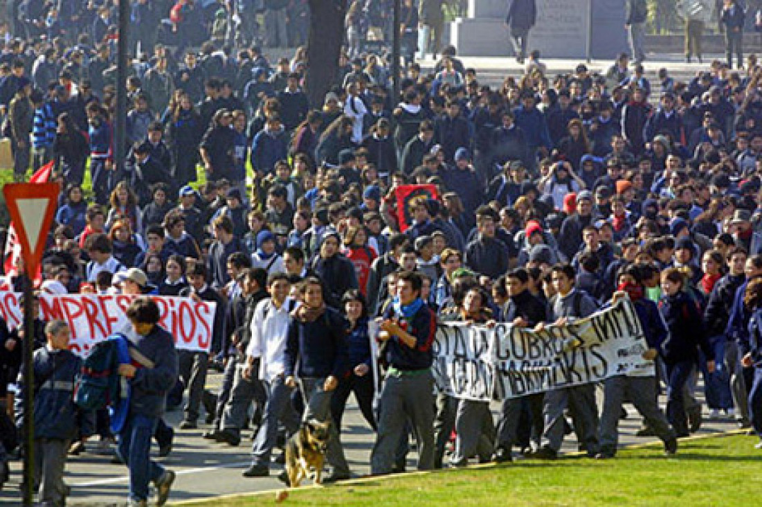 imagen UNCUYO: Fuerte apoyo a los estudiantes chilenos
