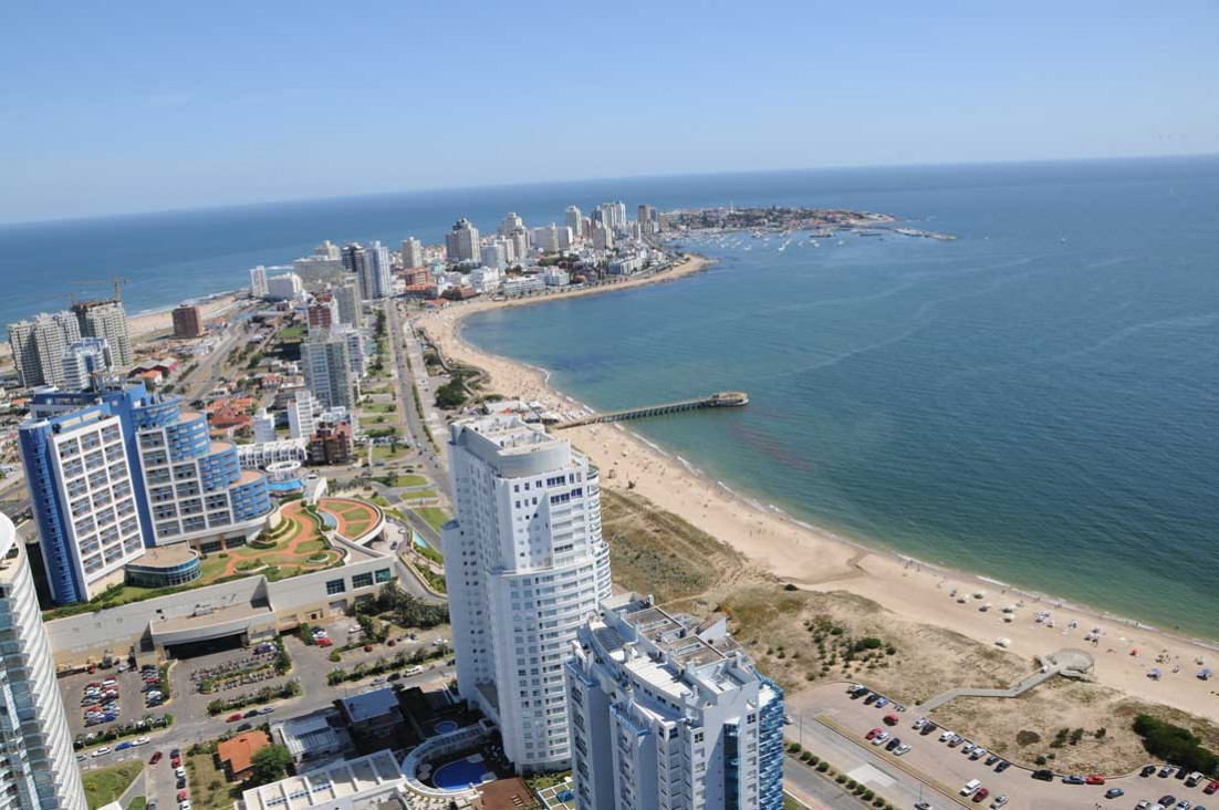 imagen Vacaciones: por qué te conviene viajar a Uruguay si tenés dólares