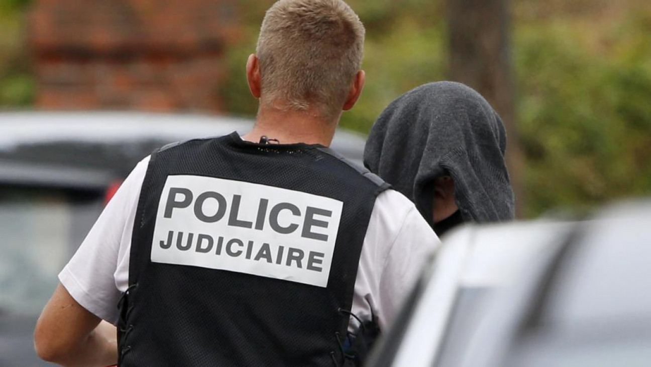 imagen Medios franceses dejan de publicar fotos de los terroristas