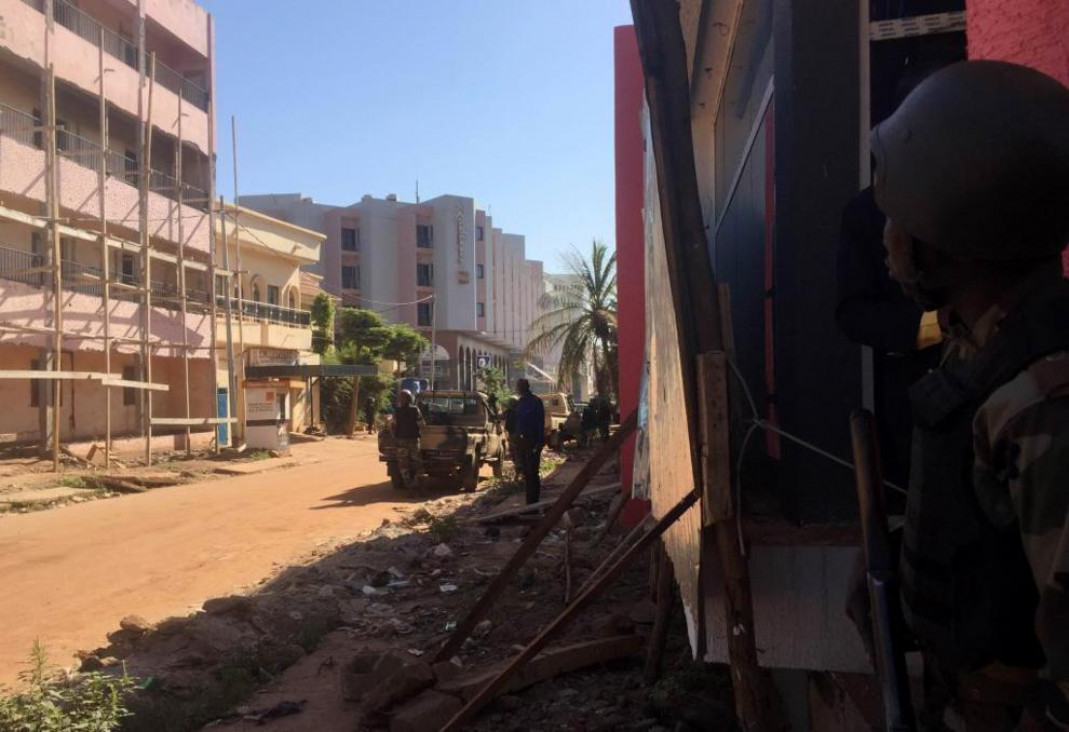 imagen Yihadistas toman de rehenes a 170 personas en un hotel de Mali