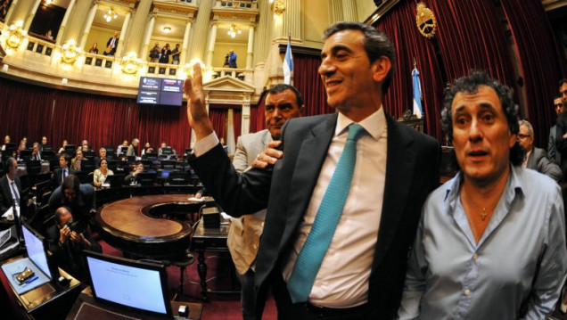 imagen Es ley la estatización de los ferrocarriles