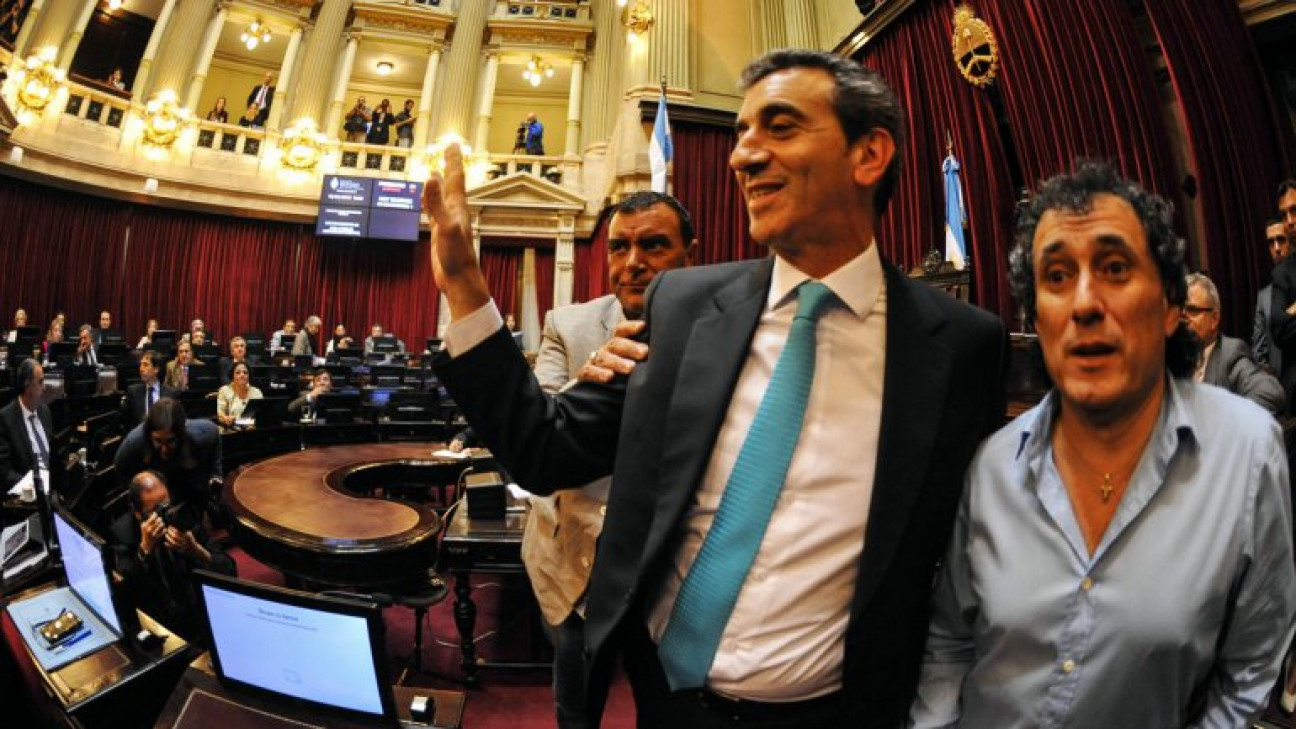imagen Es ley la estatización de los ferrocarriles