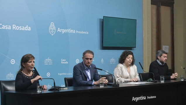 imagen El gobierno analiza implementar un "dólar turista" para mejorar los ingresos del Banco Central 
