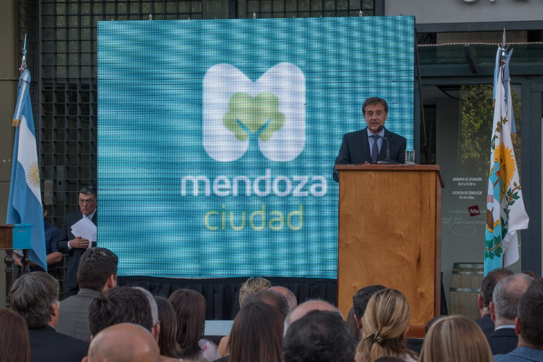 imagen Suárez prometió una Ciudad presente para los más necesitados 