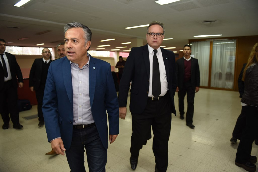imagen Cornejo pidió respetar a la Policía