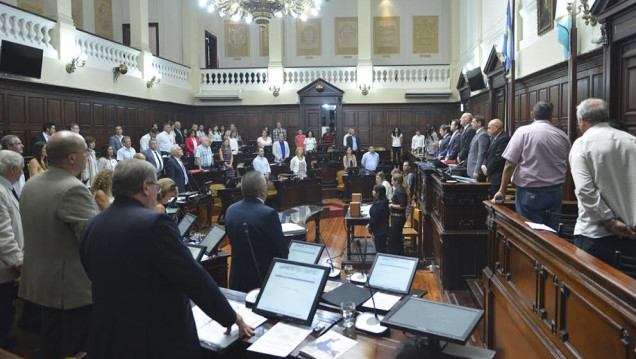 imagen Con polémica, el Senado avanzó con la "Ley Montero"