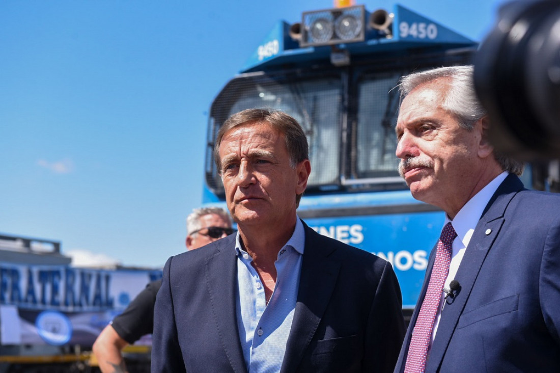imagen La llegada del tren a Mendoza volvió a unir para la foto a Fernández y Suarez