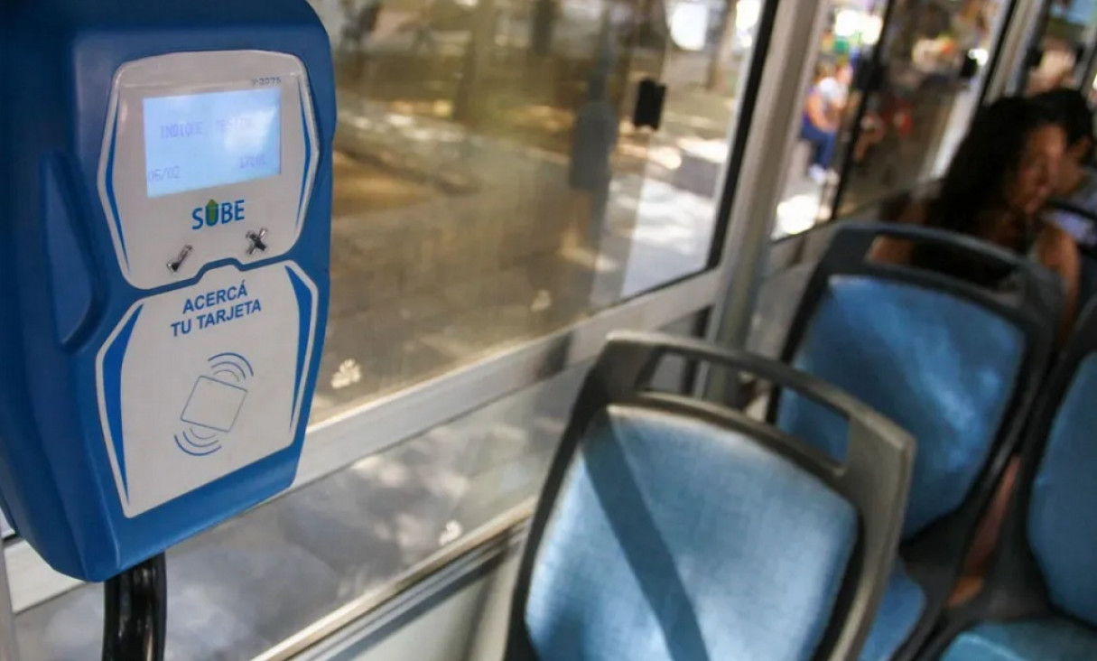 imagen Es oficial el aumento en las tarifas de agua, luz, micros y taxis en Mendoza 