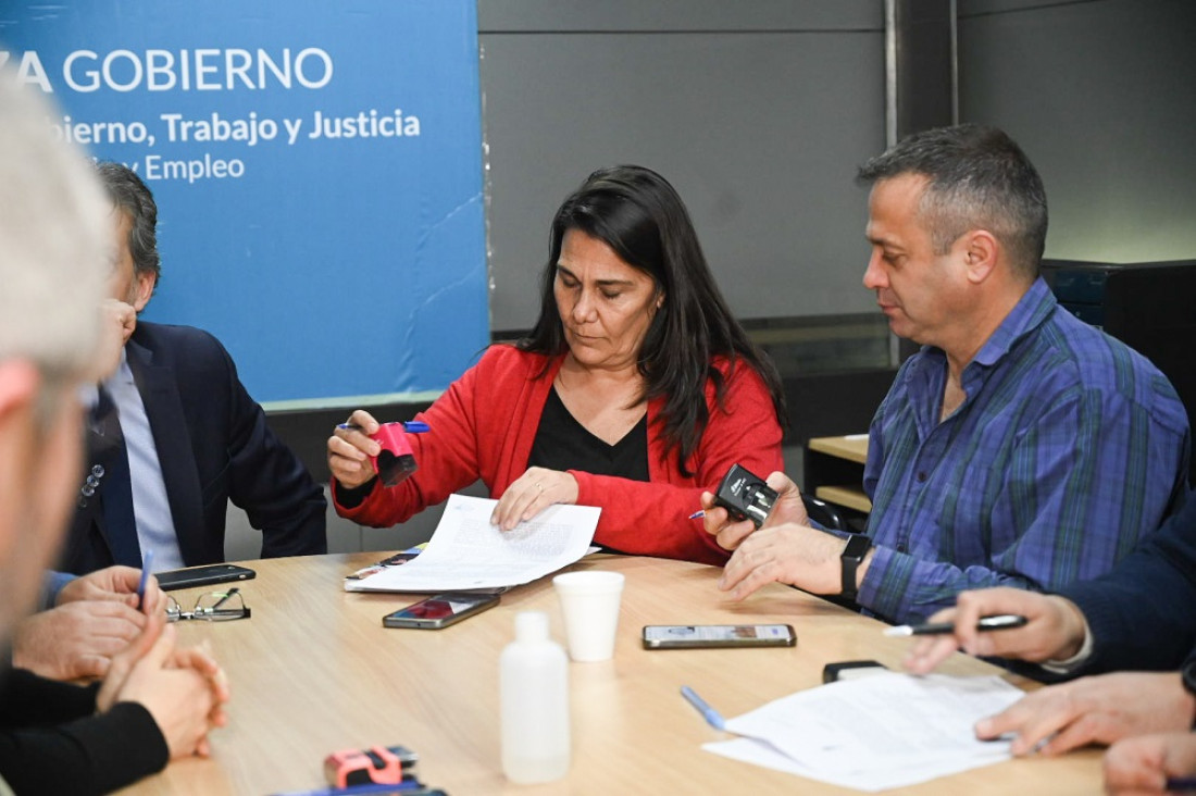 imagen Paritaria docente: el SUTE aceptó la última oferta salarial del Gobierno