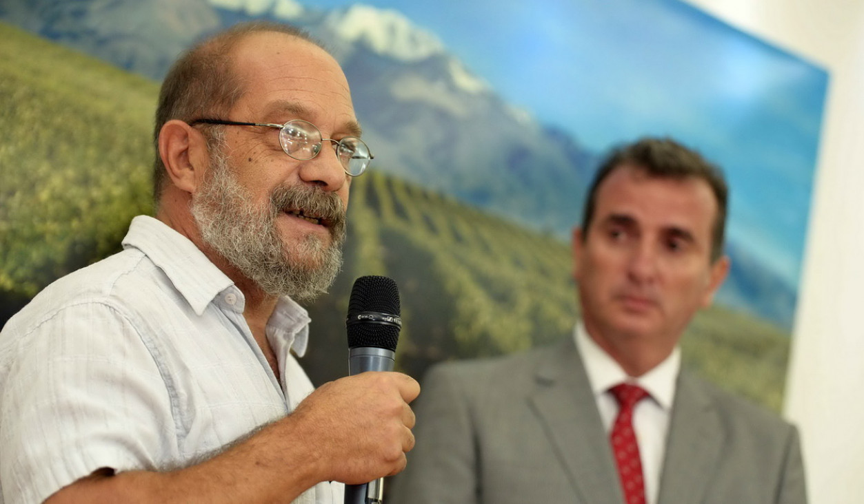 imagen Los tironeos por el exD2 