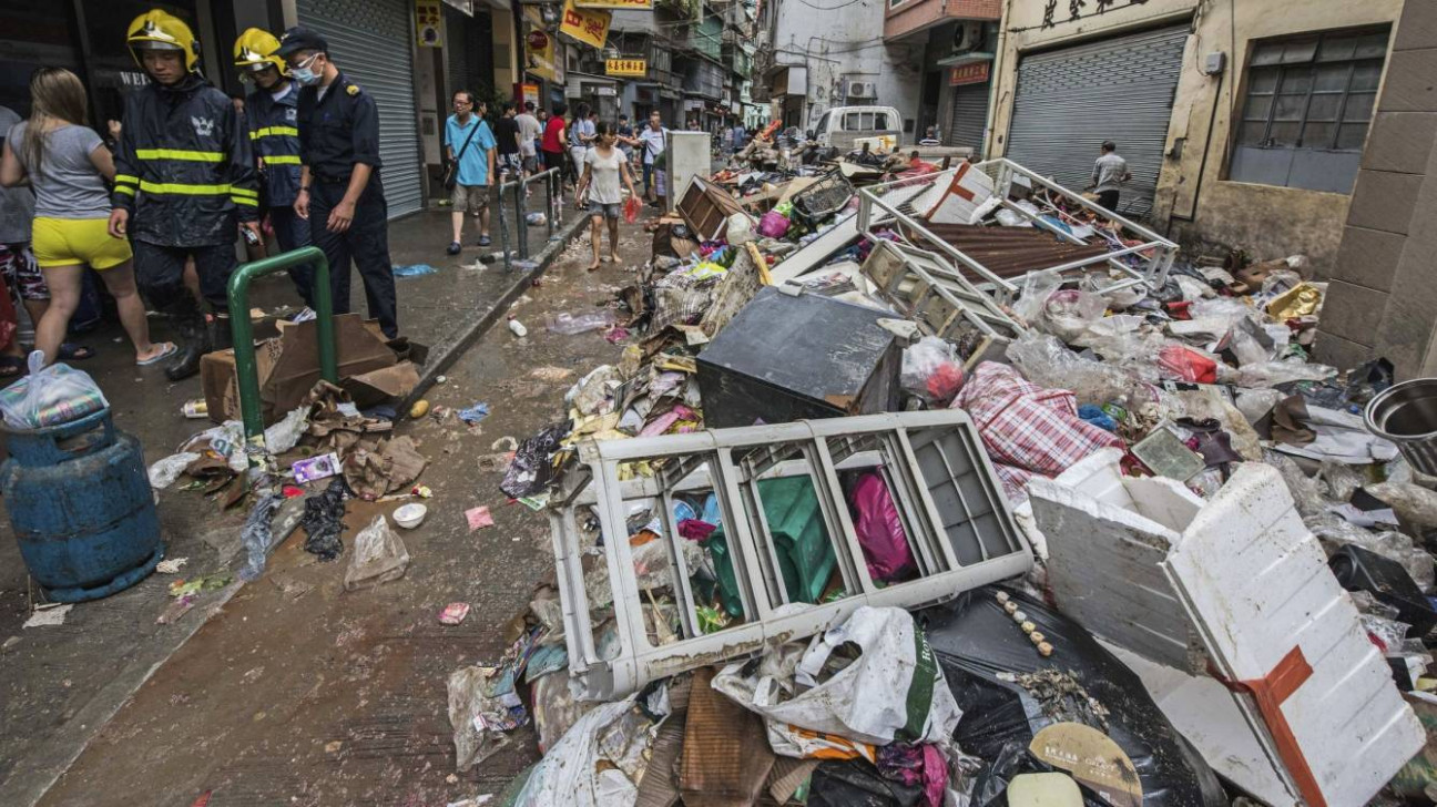 imagen China: Hay 16 muertos y 200 heridos por el tifón Hato