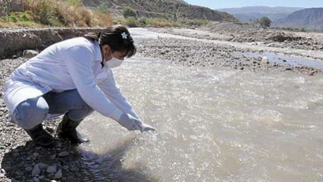 imagen El derrame de la Barrick envenenó el agua de Jáchal