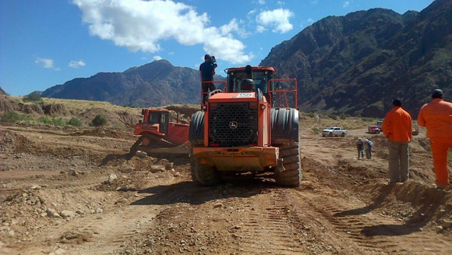imagen Alud en alta montaña: trabajan para abrir una huella