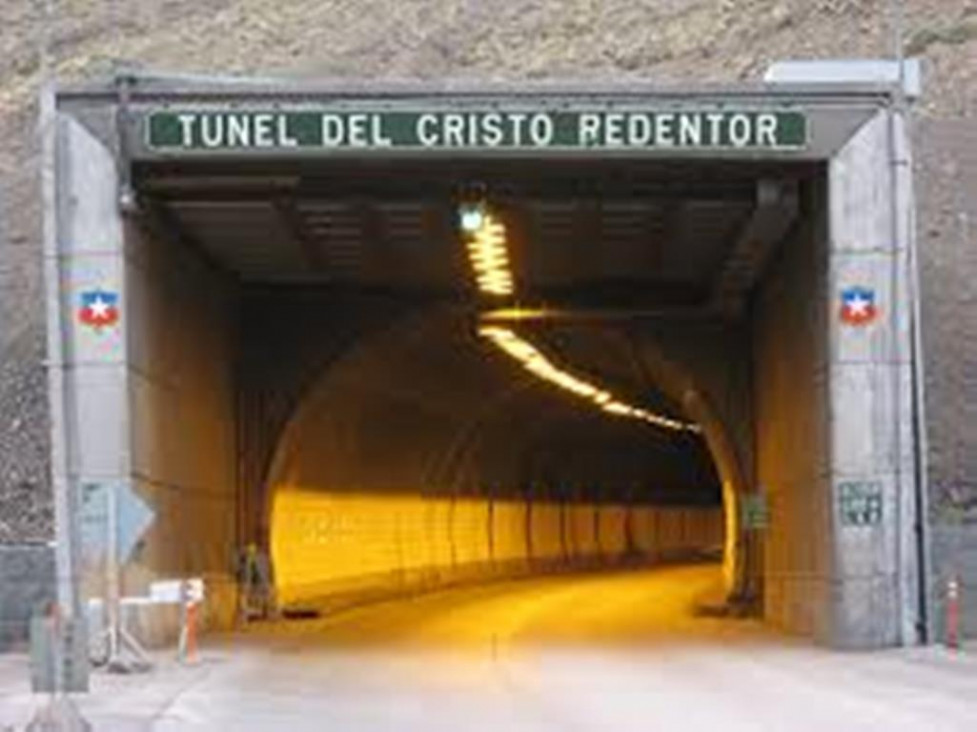 imagen Continúa cerrado el paso a Chile