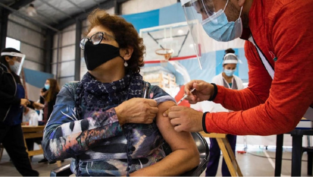 imagen Ante la cuarta ola de COVID-19, pidieron reforzar la vacunación para evitar casos graves