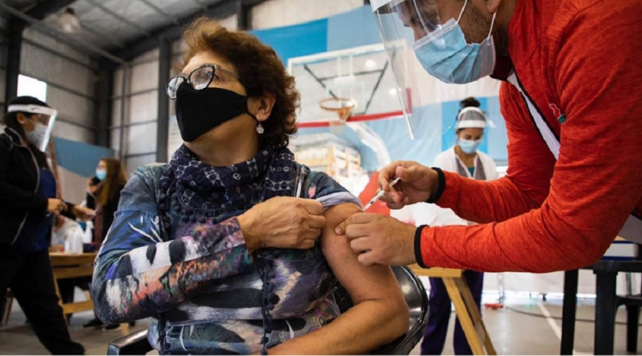 imagen Ante la cuarta ola de COVID-19, pidieron reforzar la vacunación para evitar casos graves