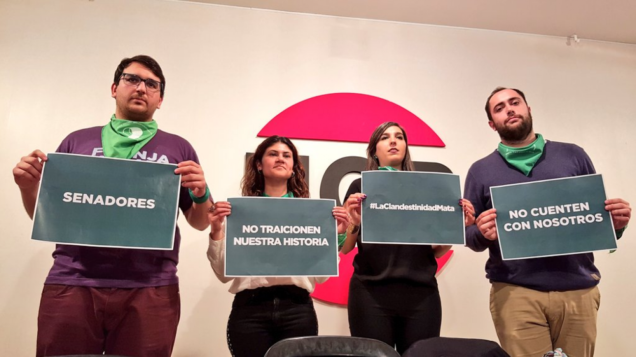 imagen "Senadores, que sea ley", el último pedido de la Juventud Radical