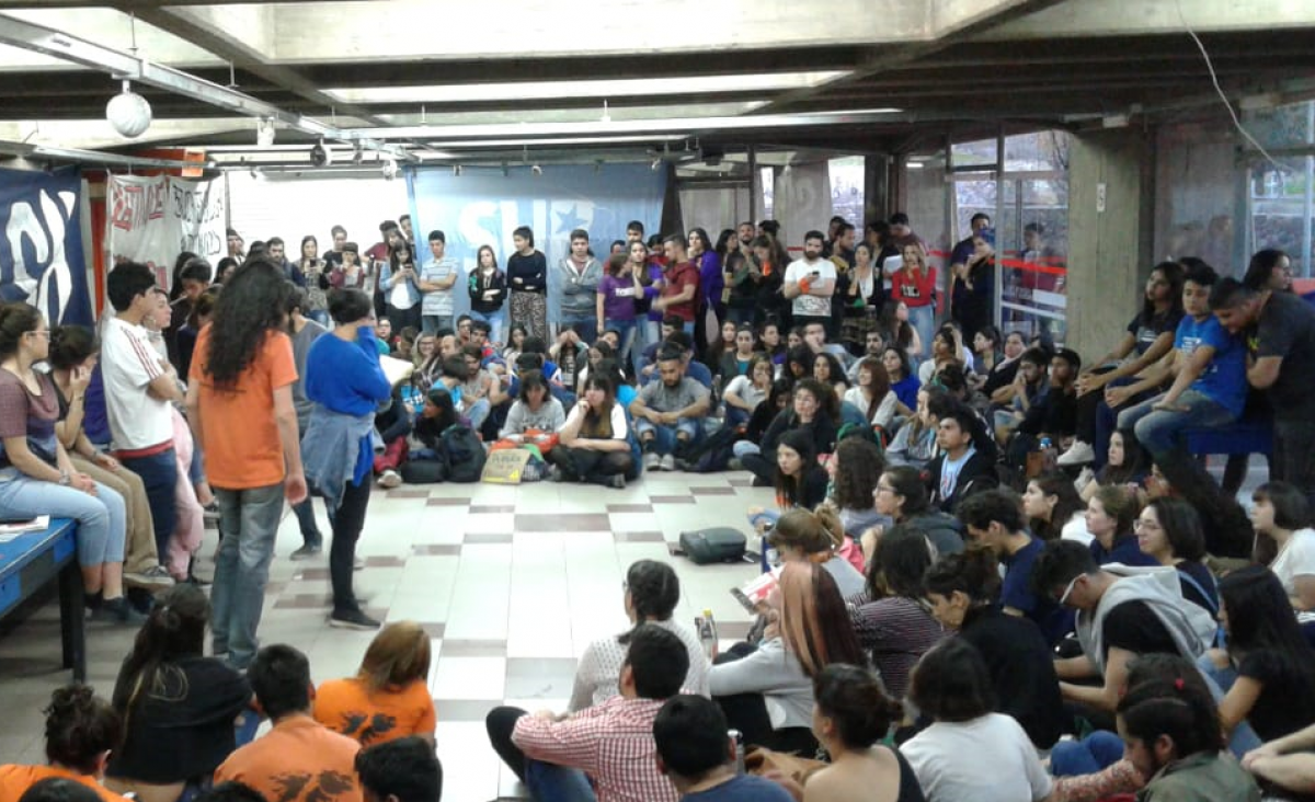 imagen Nuevas tomas: se sumaron las facultades de Políticas y Filosofía