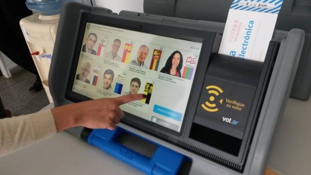 imagen El voto electrónico, eje del debate sobre la reforma electoral