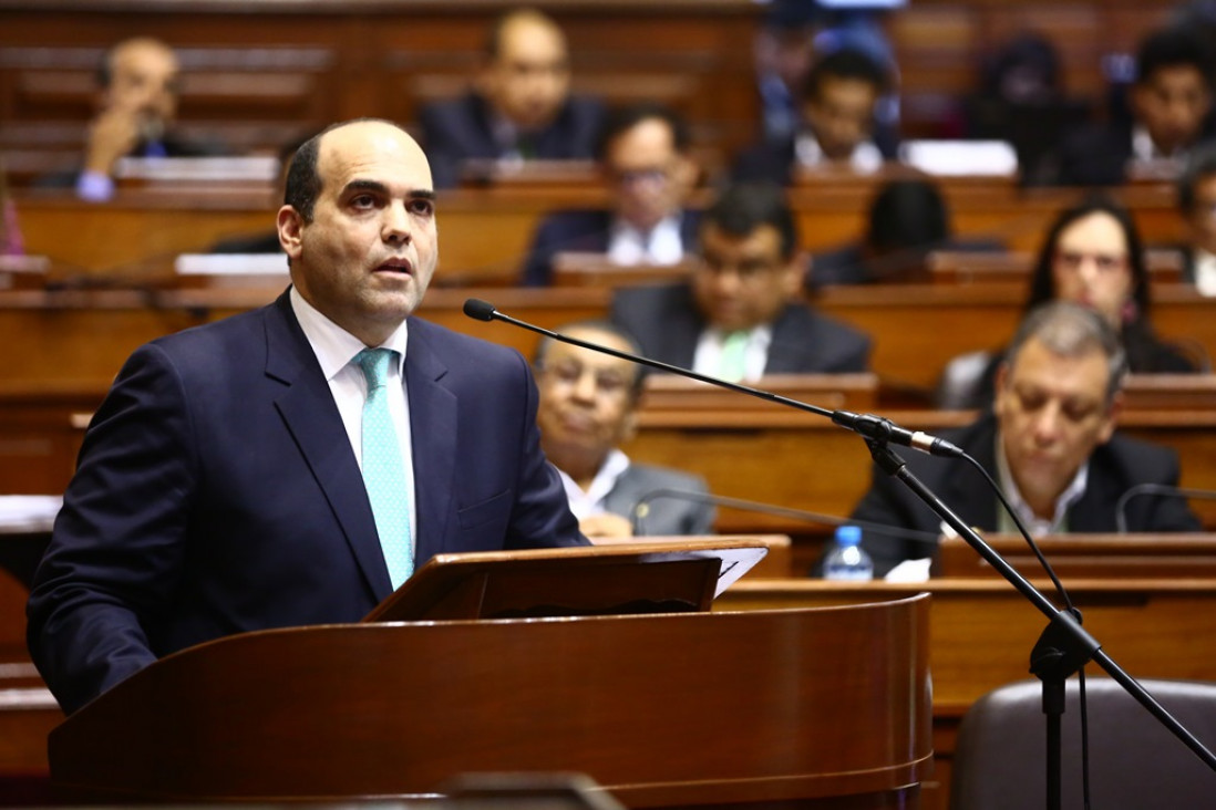 imagen El Parlamento peruano forzó el cese del Primer Ministro y todo su gabinete