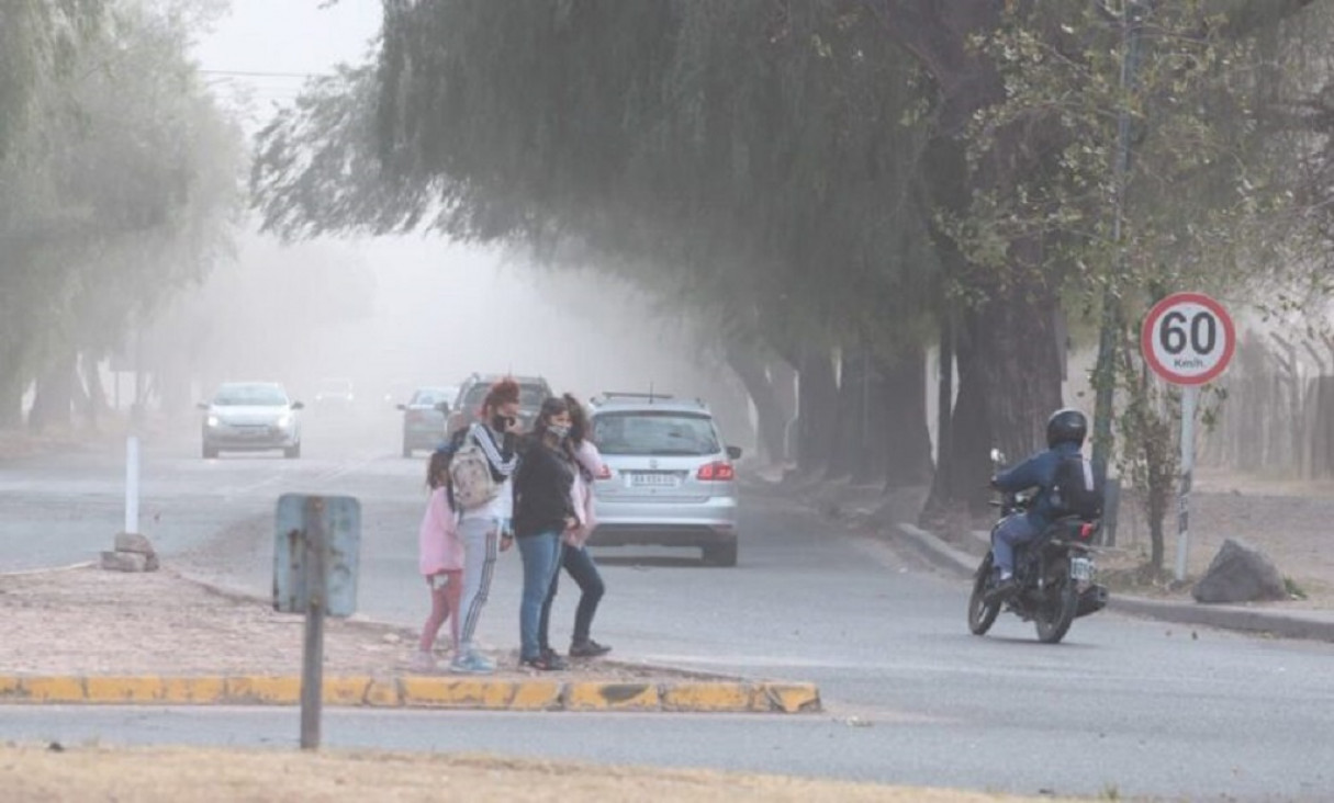 imagen En algunas escuelas seguirán suspendidas las clases esta tarde